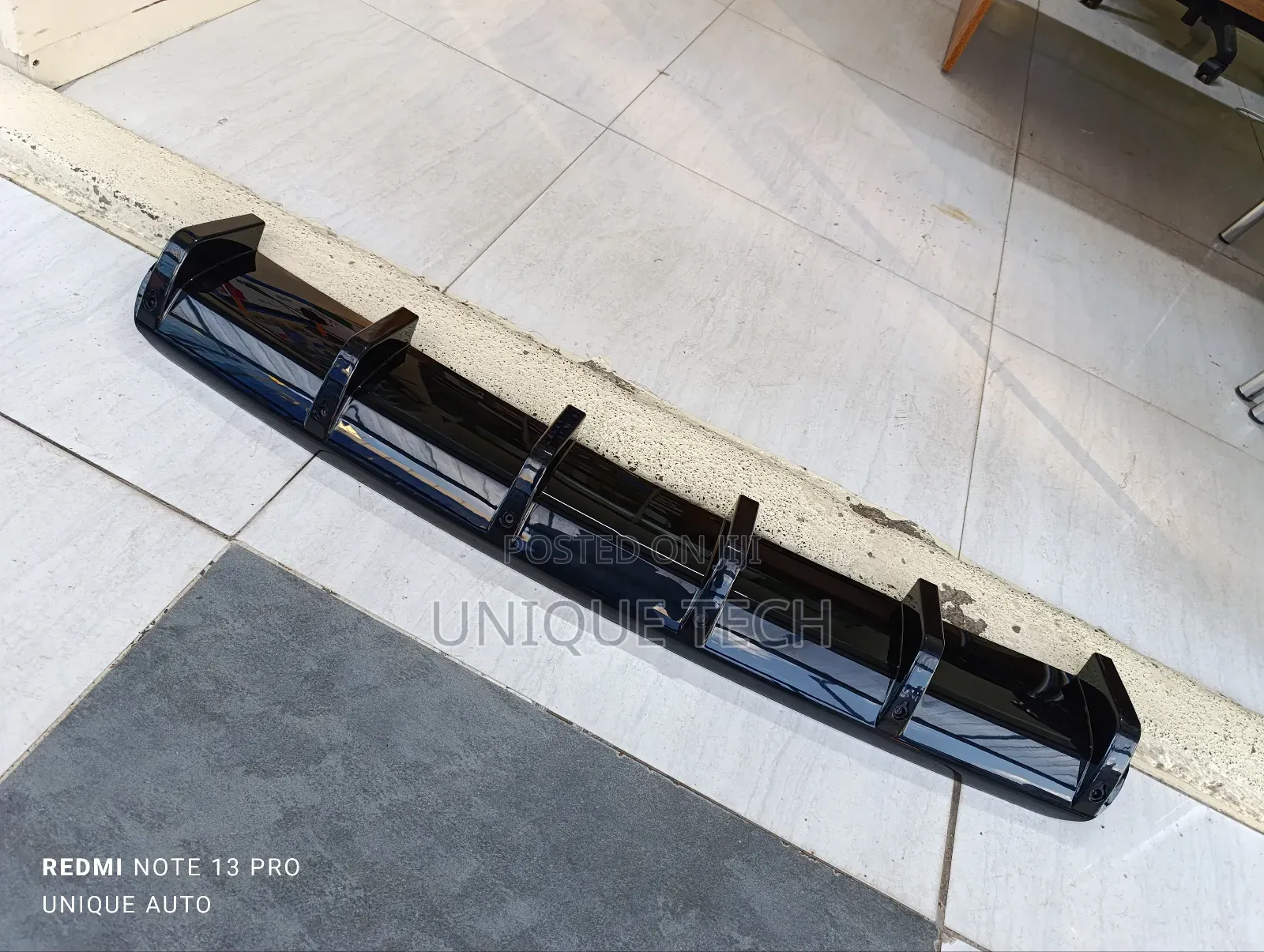 Universal 6 Fin Rear Diffuser ( Sleek Sporty)