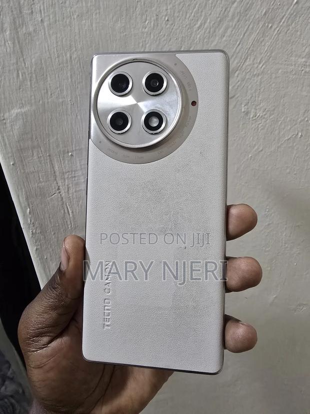 Tecno Camon 30S Pro 256 GB Gold - main view