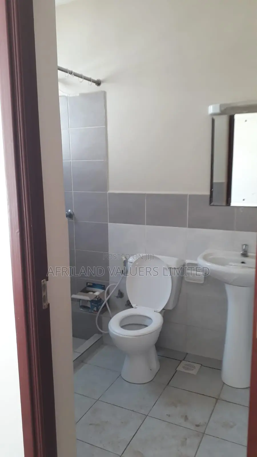 3bdrm Apartment in Lifestyle Terraces, Gateway Mall Area for sale