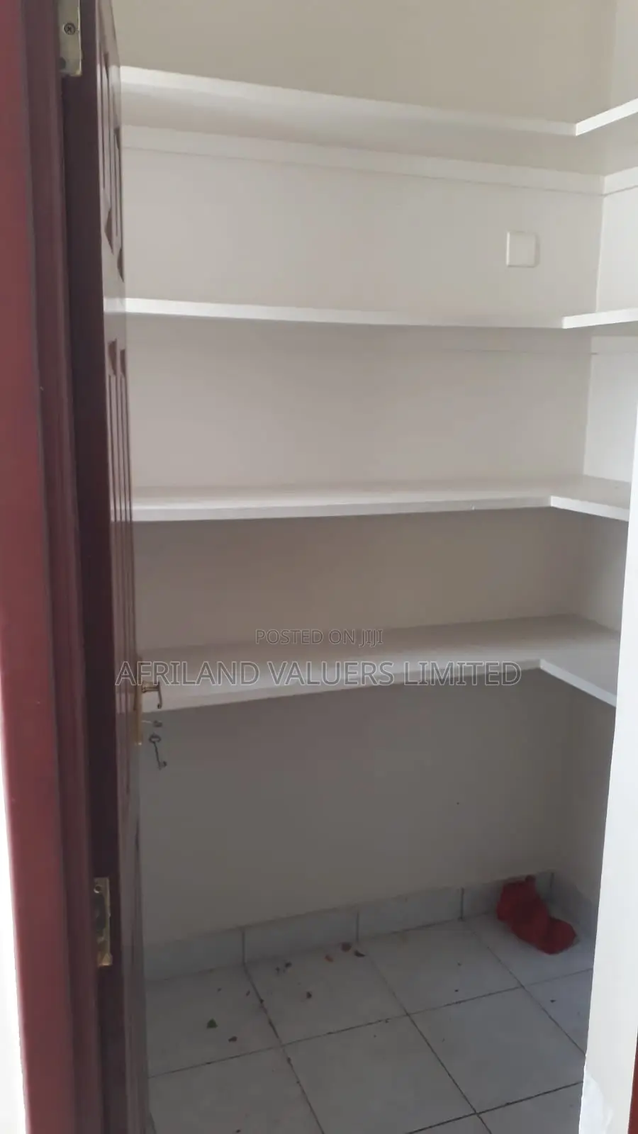 3bdrm Apartment in Lifestyle Terraces, Gateway Mall Area for sale