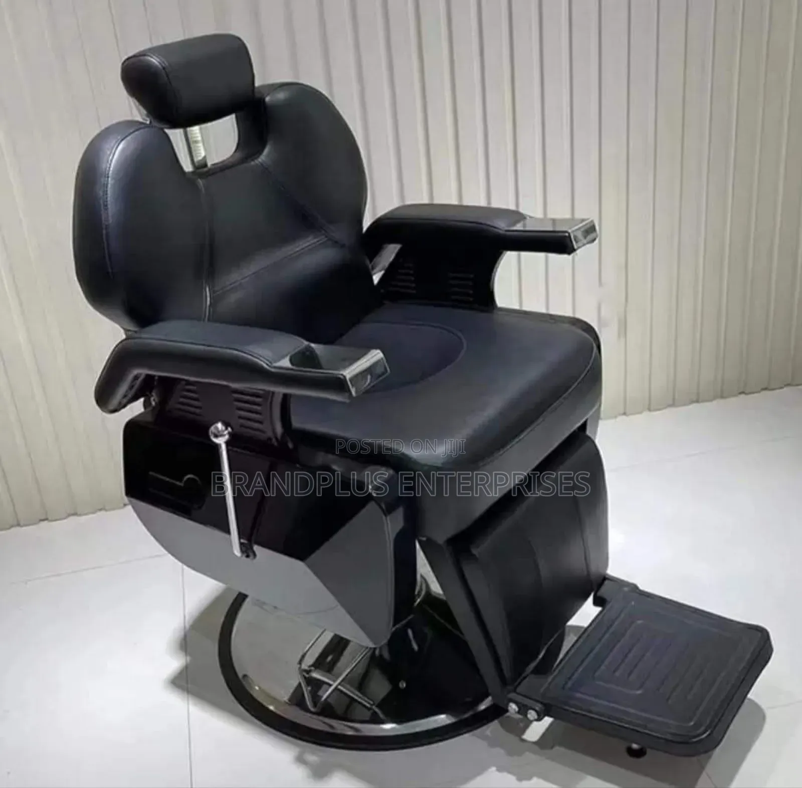 Slightly Used Imported Barbershop/Kinyozi Seat