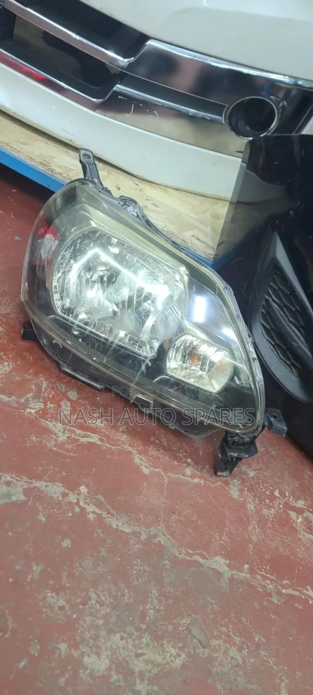 Toyota Porte 2013 Headlight