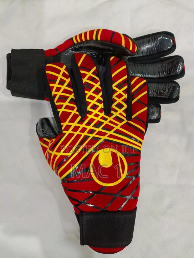 Goalkeeper Gloves - thumbnail 4