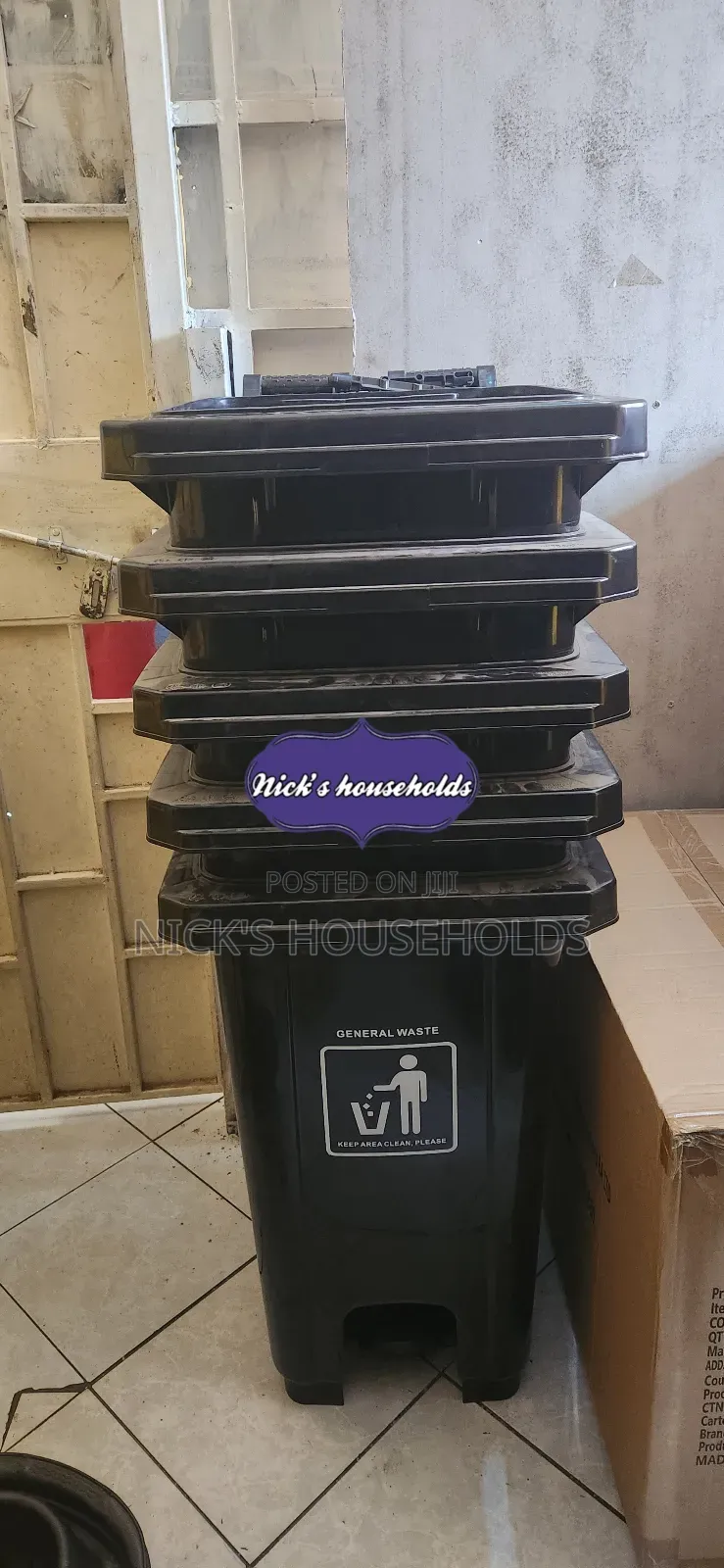 100 Litres Waste Bin With Wheels and Pedal