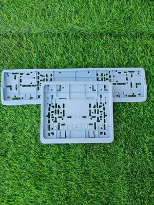 Silver Plastic Oblong and Square Plates Mount