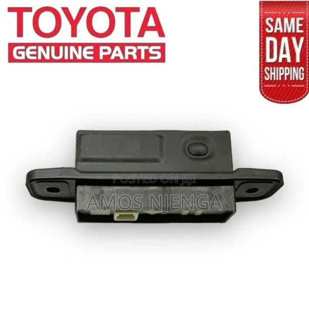 Toyota Boot Lock Switch - main view