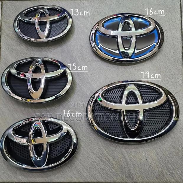 Different Toyota Boot /Grill Logos in Sizes