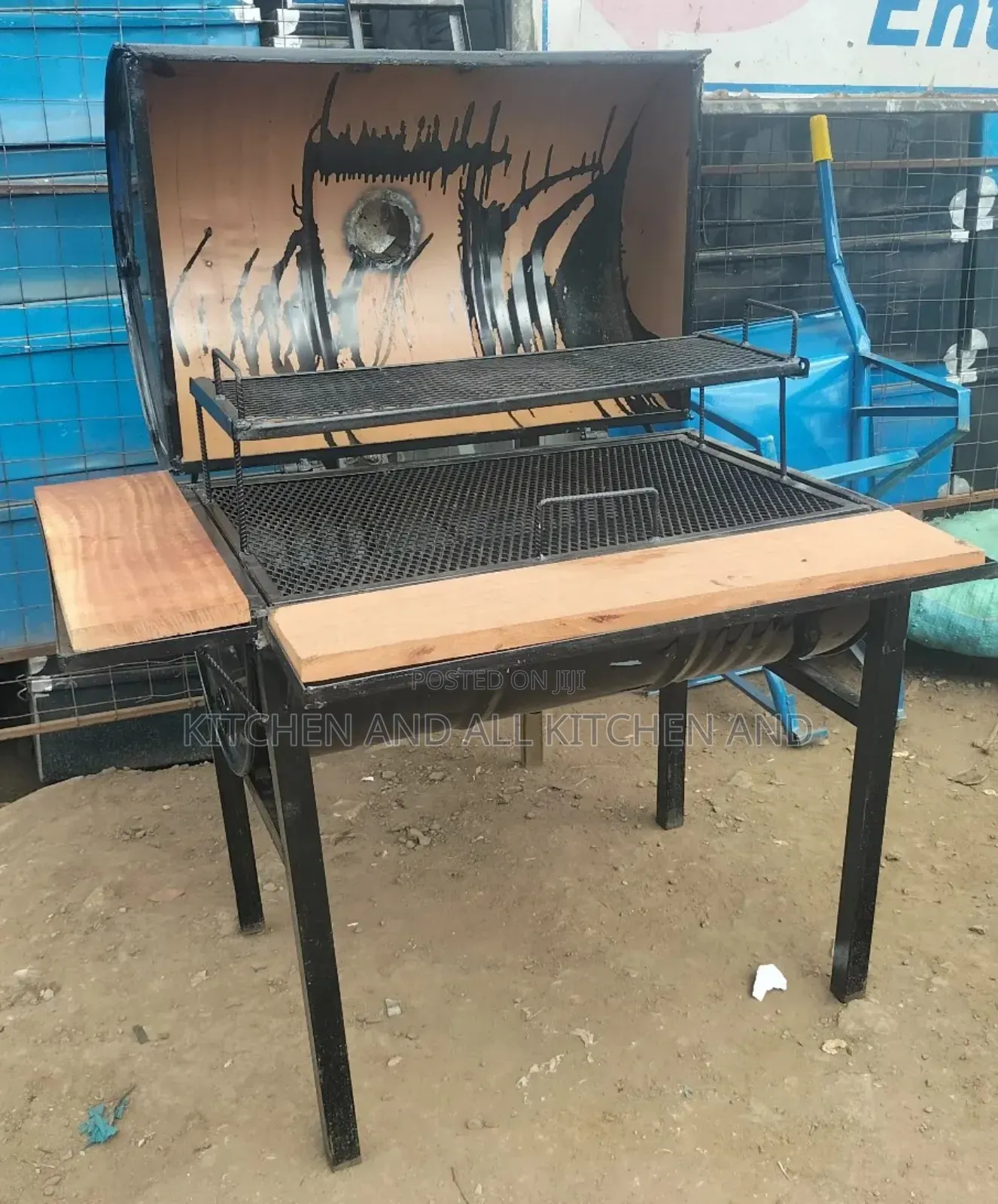 Mild Steel Cylindrical Charcoal Grill With Counter Top