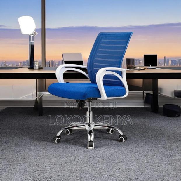 Office Chair: Mid-Back Ergonomic Office Chair - thumbnail 4