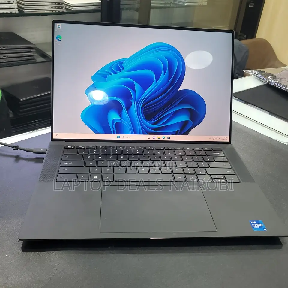 Laptop Dell Precision 5570 16GB Intel Core I7 SSD 512GB