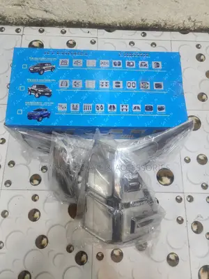 Chrome Kit Hilux Revo