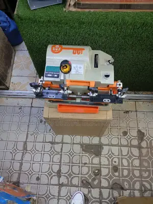 Key Cutting Machine