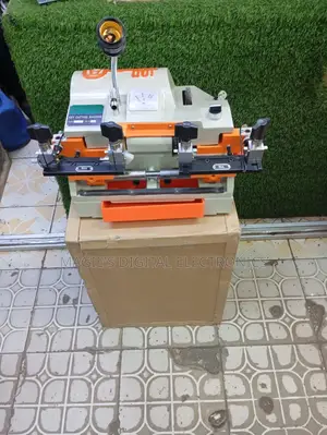 Key Cutting Machine