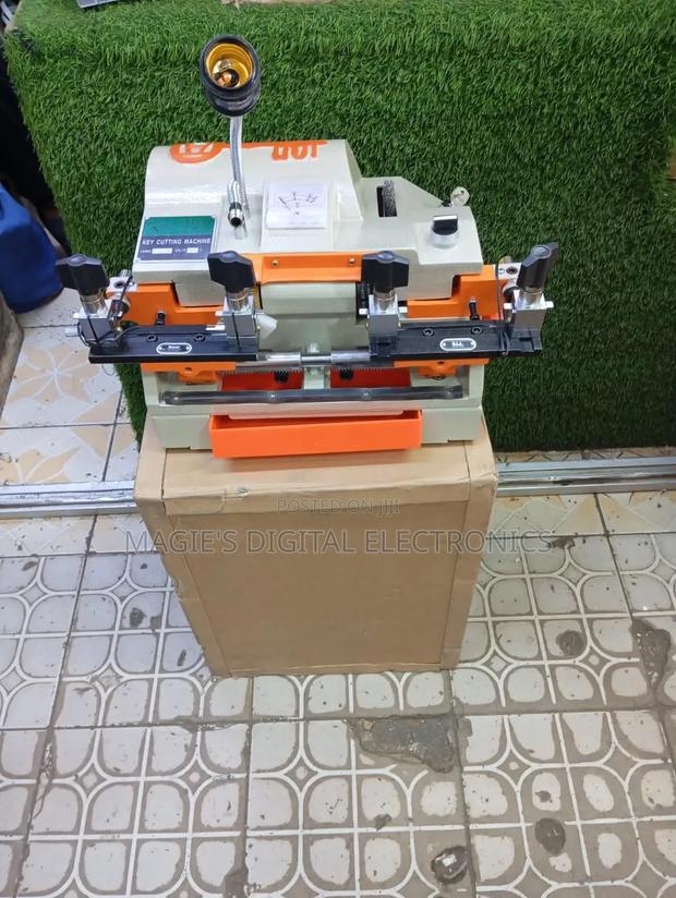 Key Cutting Machine - thumbnail 2