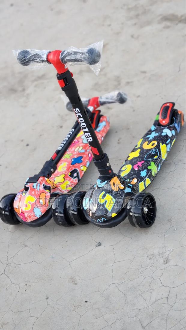 Foldable Adjustable 3-10 Years Three Wheels Scooter for Kids - thumbnail 3
