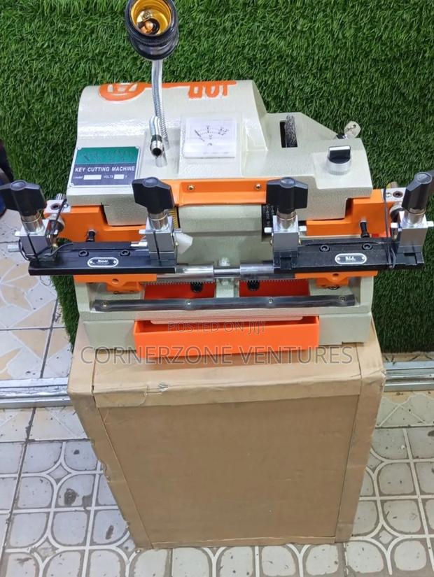 Key Cutting Machine