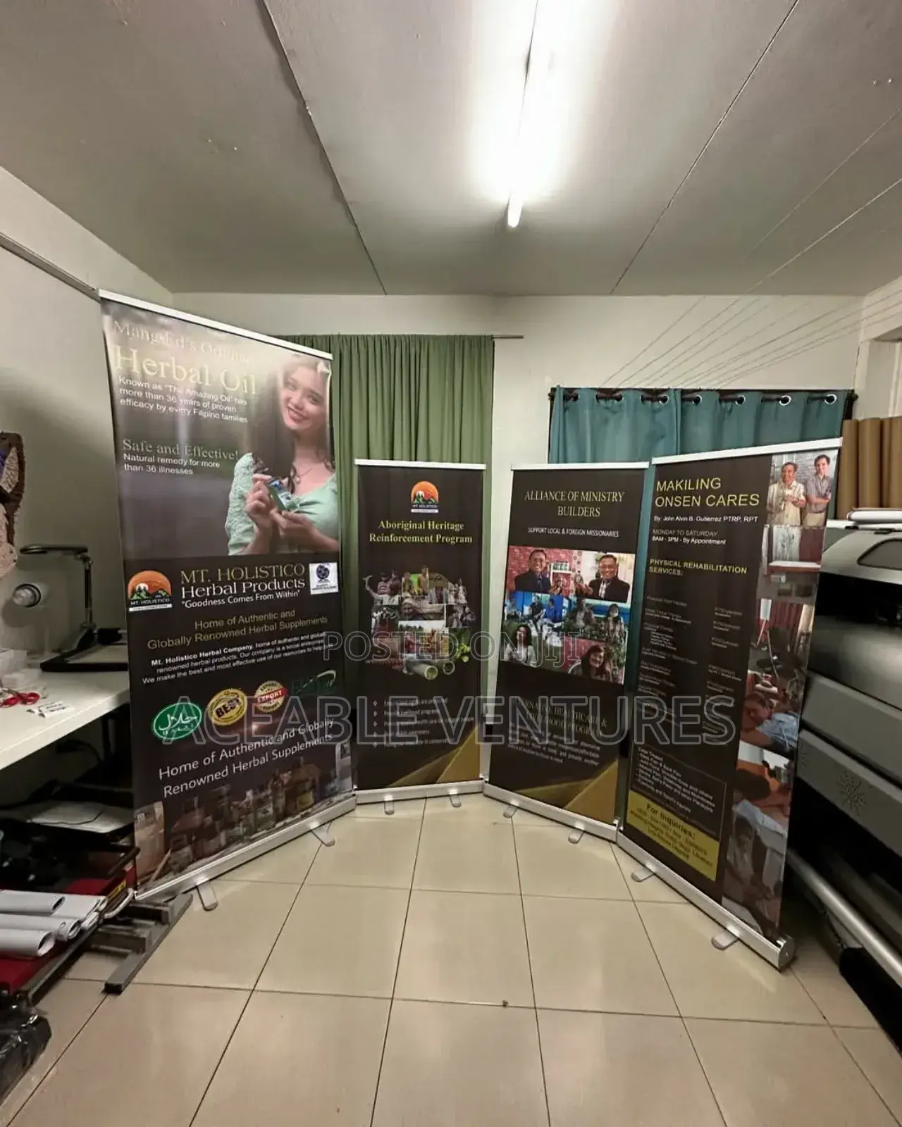 Narrow Base Roll-Up Banner