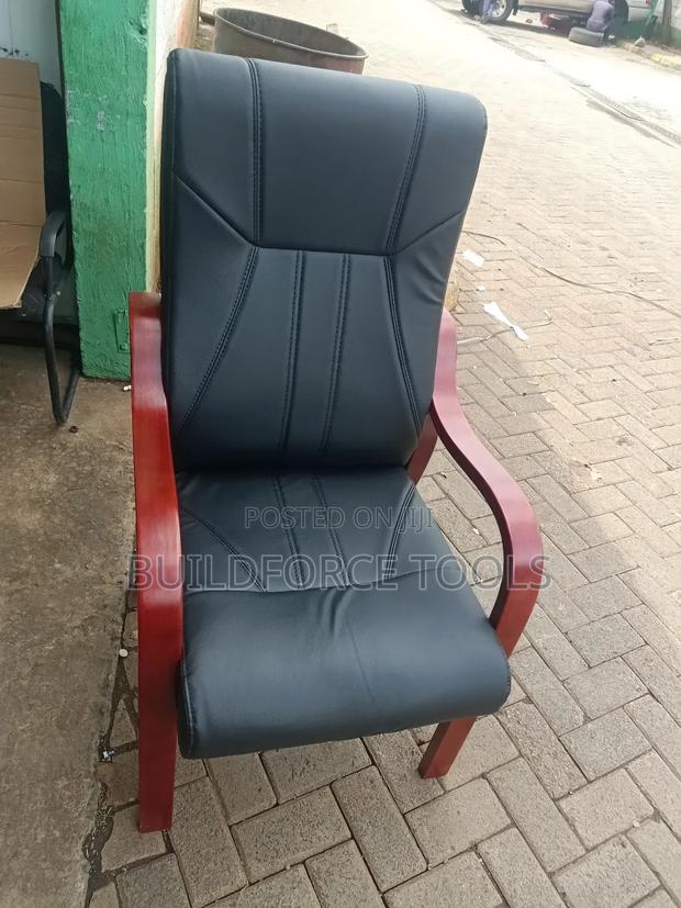 Executive Visitor's Chair - thumbnail 3