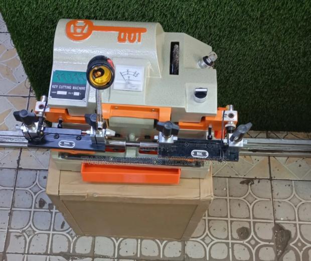 Quality Key Cutting Machine Th-100e - thumbnail 3