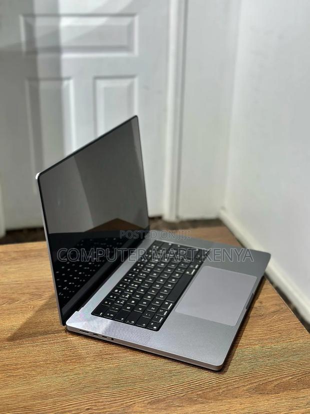 Laptop Apple MacBook Pro 32GB Apple M2 Ultra SSD 1T - thumbnail 2
