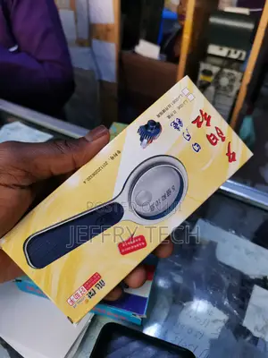 Handheld Magnifying Glass