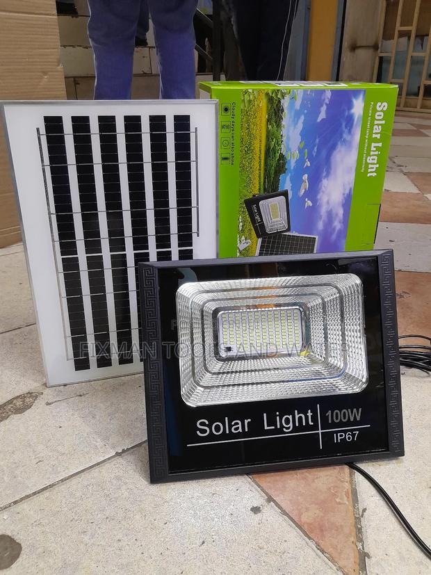 Rechargeable Solar Flood Light 100 Watts 19 Hours Bright - main view