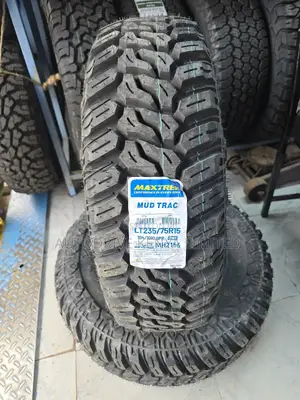 235/75r15 Maxtrek M/T Tire