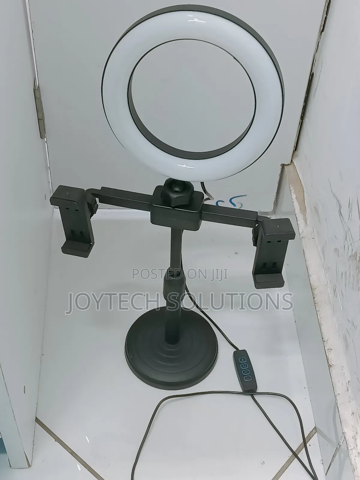 High Quality Phone Holder Tripod Stand With 2 Phone Holders