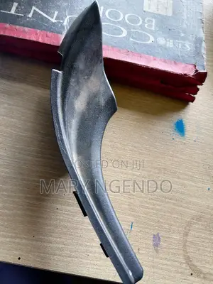 Windscreen Finisher for Toyota Premio