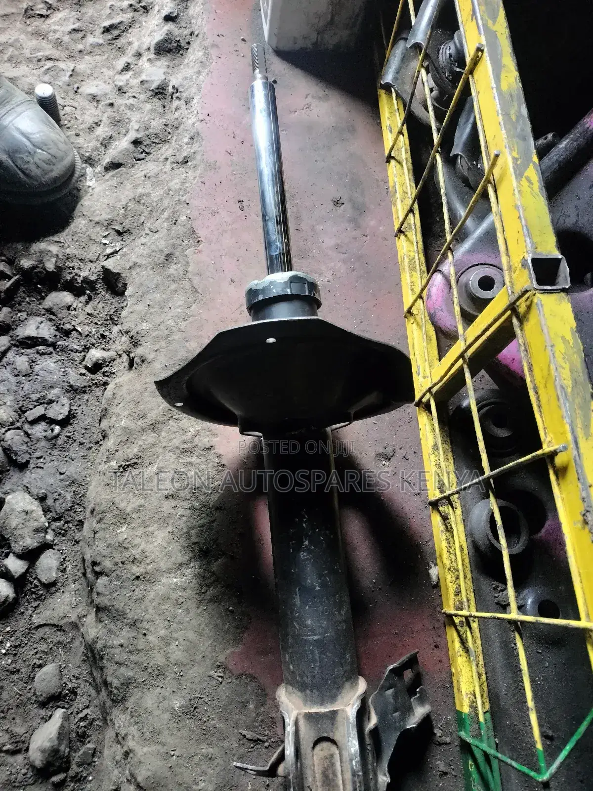 Nissan Xtrail Nt30 Rear Shock