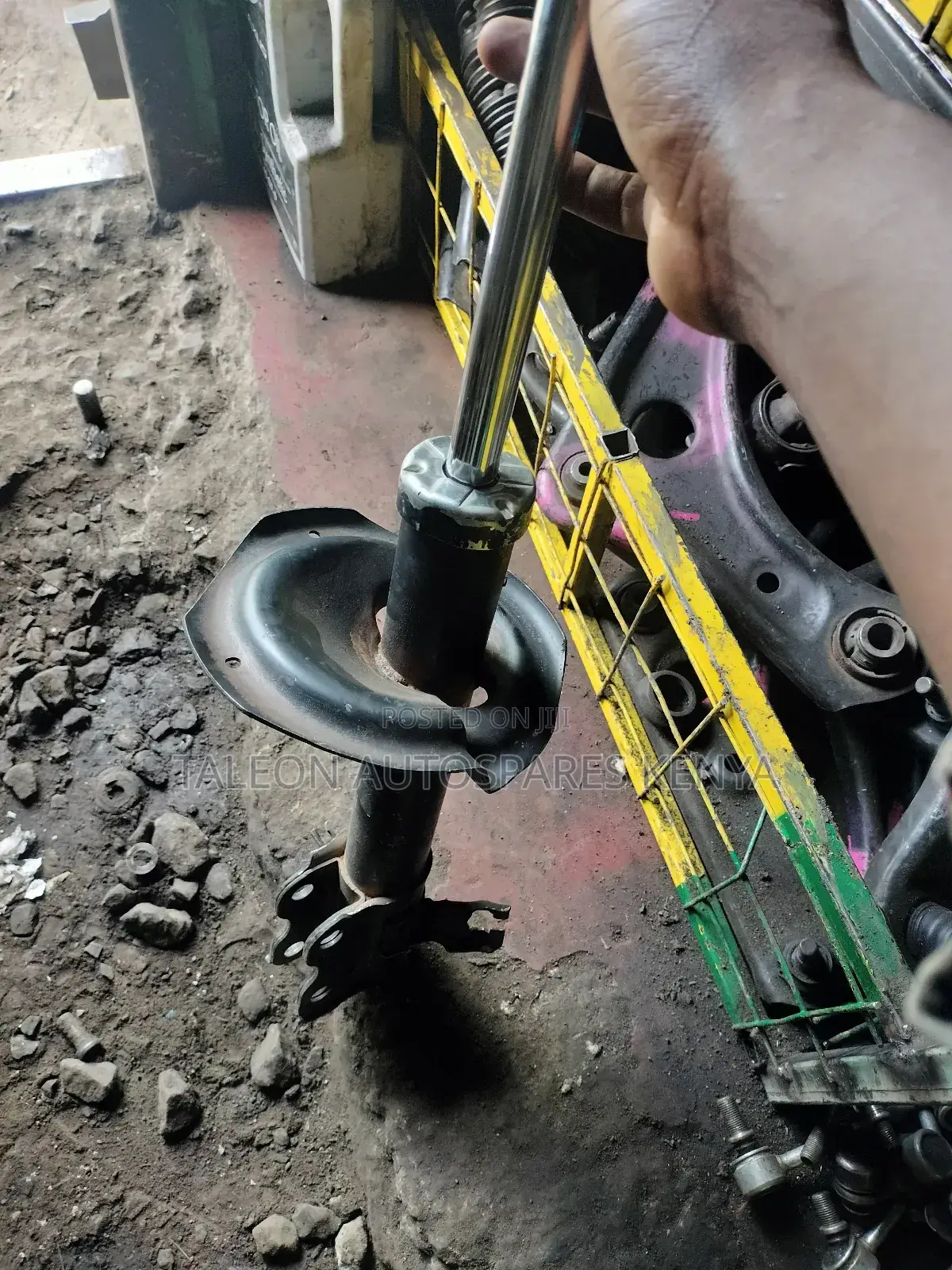 Nissan Xtrail Nt30 Rear Shock