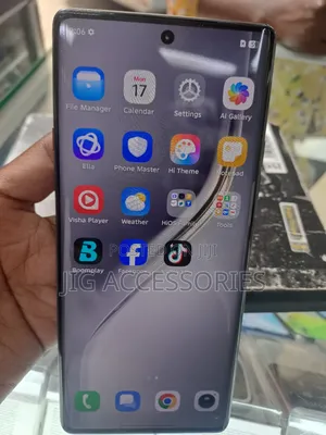 New Tecno Camon 40 Pro 4G 256 GB Silver