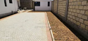 3bdrm Bungalow in Blossom, Elgon View for sale