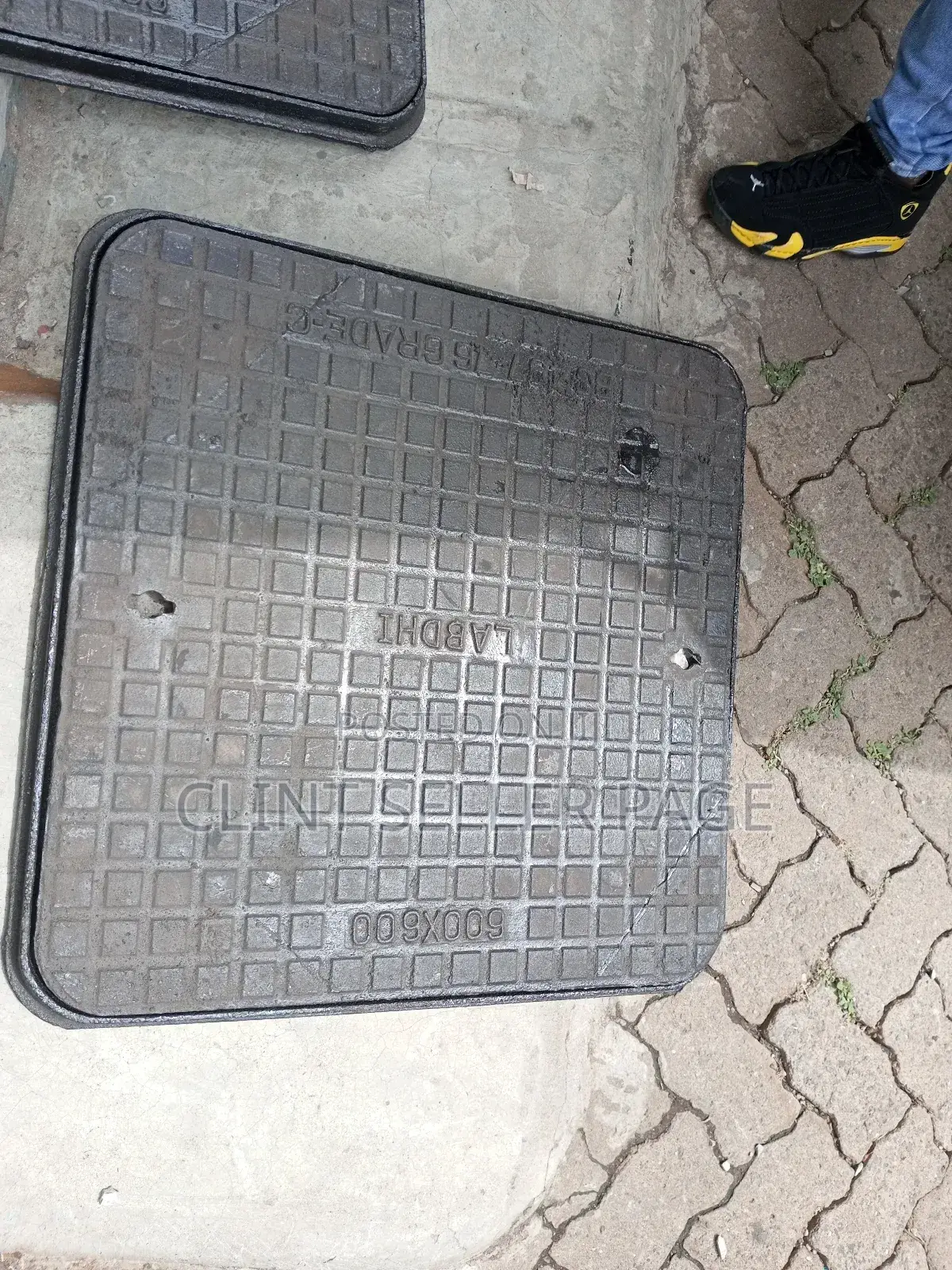 24*24 Cast Iron Manhole Covers ( 600*600) Mm