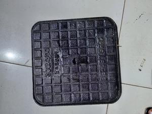 12*12 Cast Iron Manhole Covers (300*300) Mm - thumbnail 2