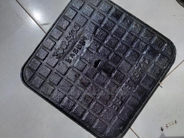 12*12 Cast Iron Manhole Covers (300*300) Mm - thumbnail 3