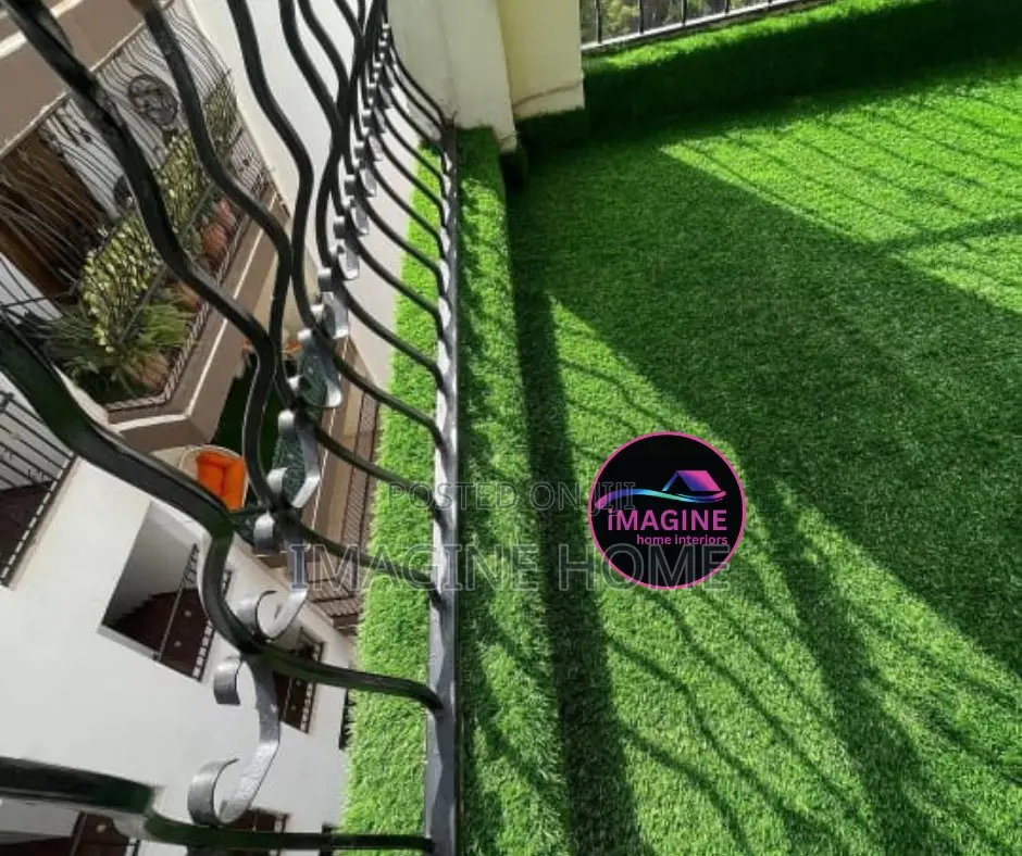 Artificial Green Grass Carpet/Green Fences