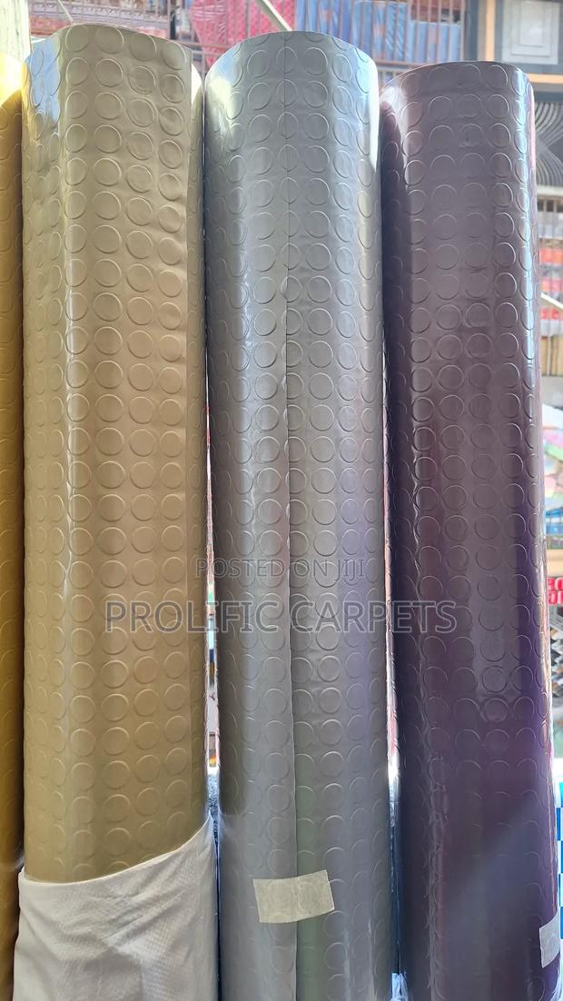 Coin/Studded Rubber Mat - thumbnail 2