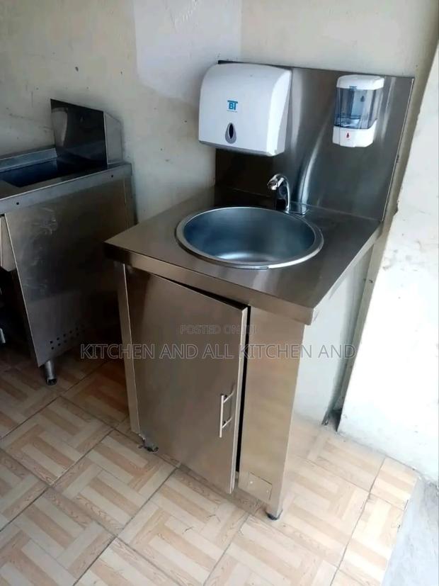 Hospital Sluice Sink (Self Draining?