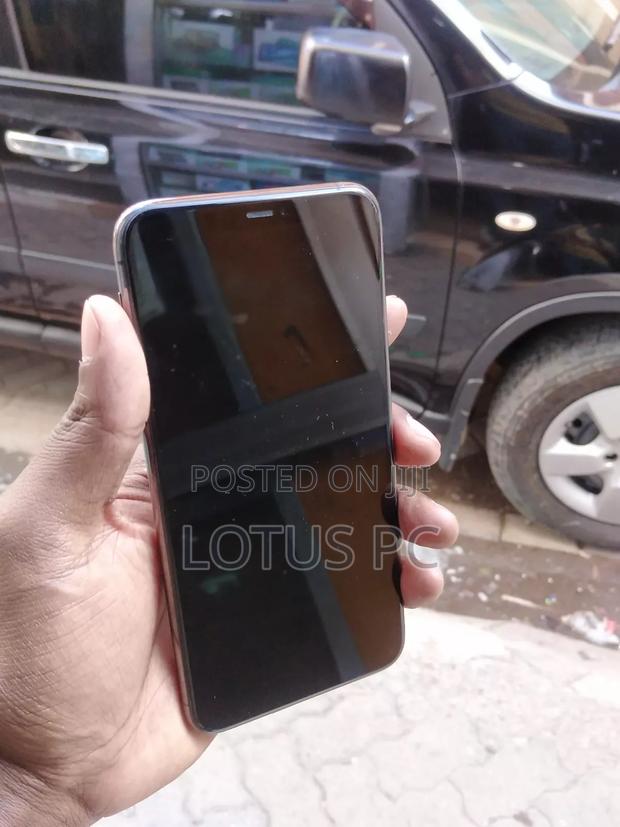 Apple iPhone 11 Pro Max 256 GB Gray - thumbnail 2