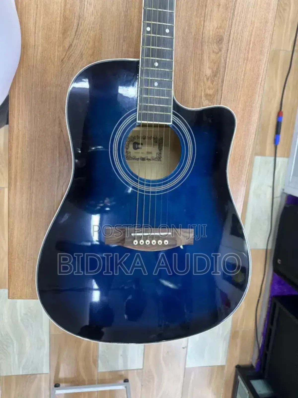 Quality Gibson Accoustic Guitar 6 Strings