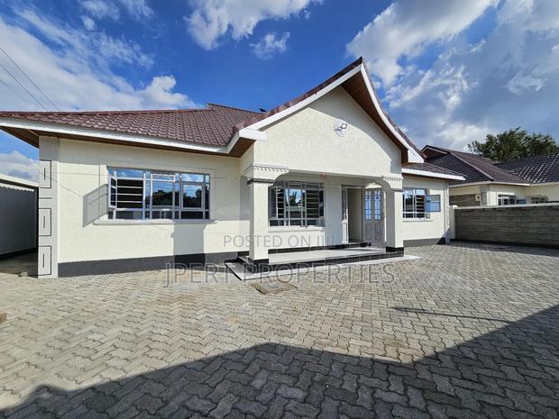 3bdrm Bungalow in Mugutha, Ruiru for sale