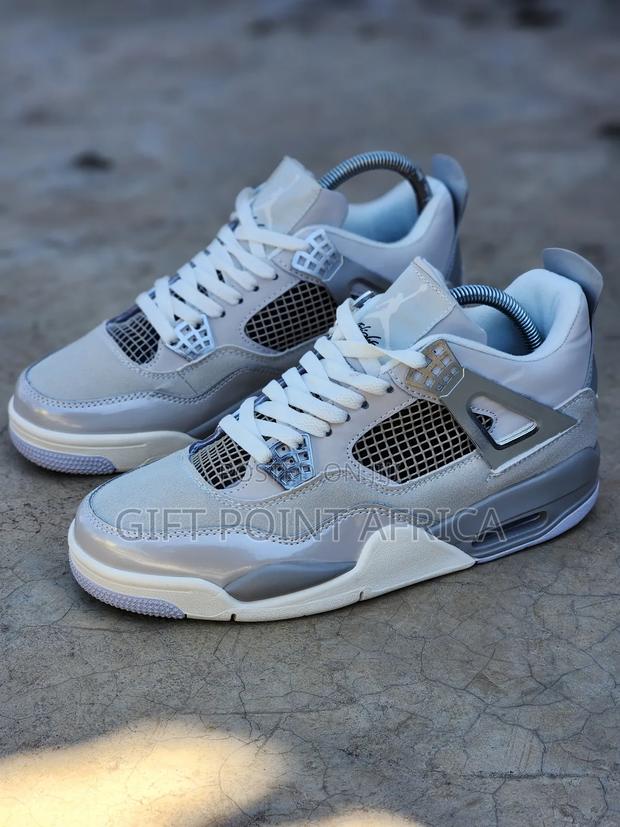 Jordan 4 Frozen Sneakers