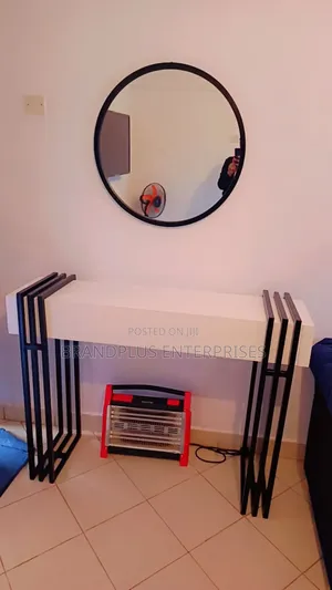 Modern Console Table With Round Mirror