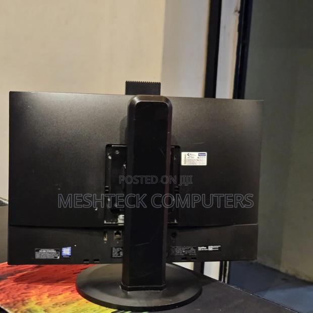 Dell Optiplex 3240 All-in-One 8GB Intel Core I5 SSD 256GB - thumbnail 2
