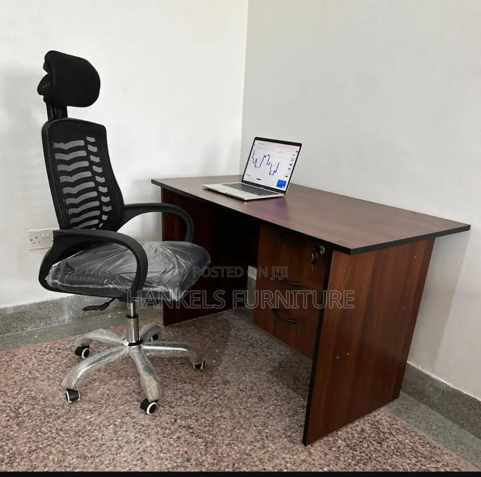 Office Chair With Headrest and Table