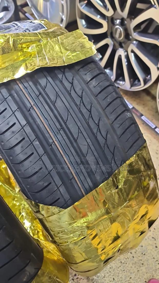 275/40r22 Tyres - thumbnail 2