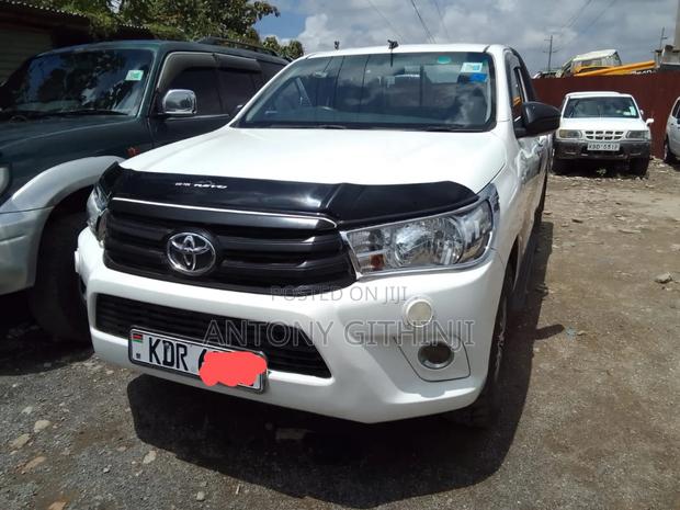 Toyota Hilux - thumbnail 5