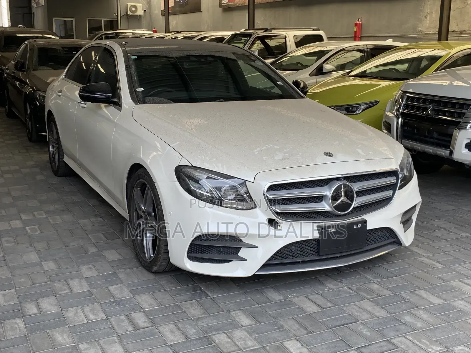 Mercedes-Benz E200 2018 Off white