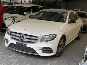Mercedes-Benz E200 2018 Off white